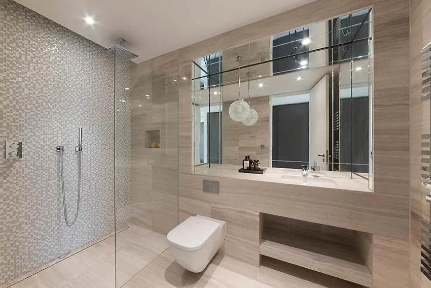 River Thames Duplex Penthouse Apartment London