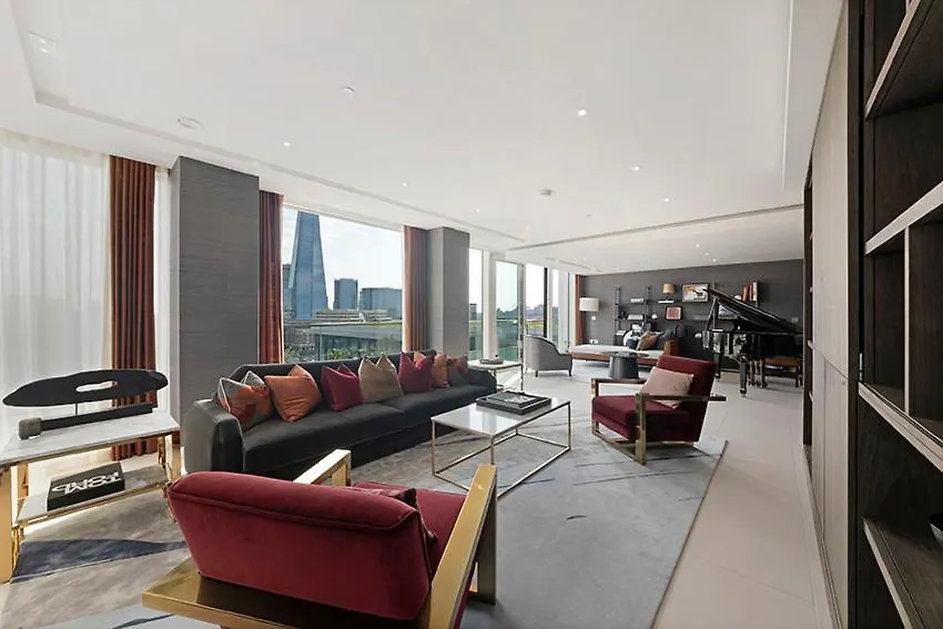 River Thames Duplex Penthouse Apartment London