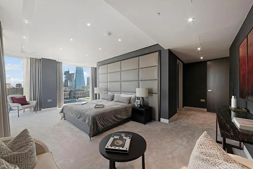 River Thames Duplex Penthouse Apartment London
